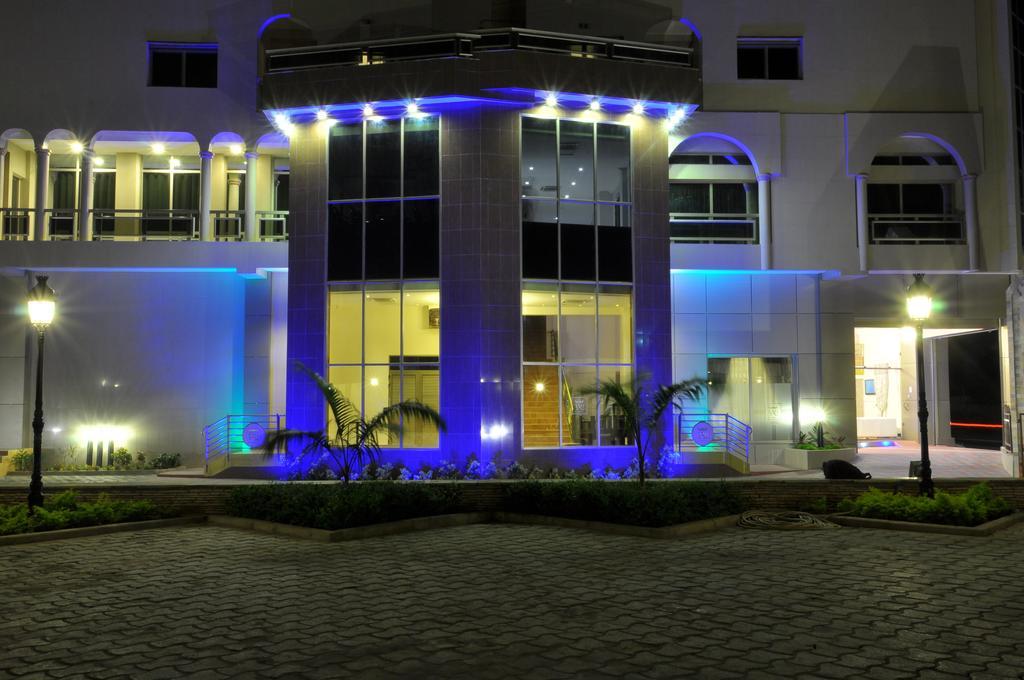 Bénin Royal Hôtel Cotonou Exterior foto
