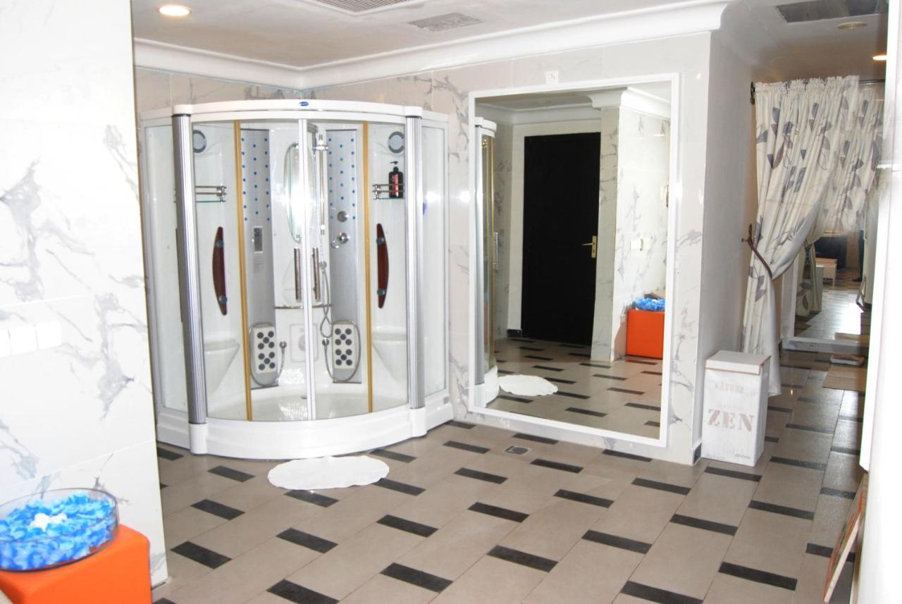 Bénin Royal Hôtel Cotonou Exterior foto
