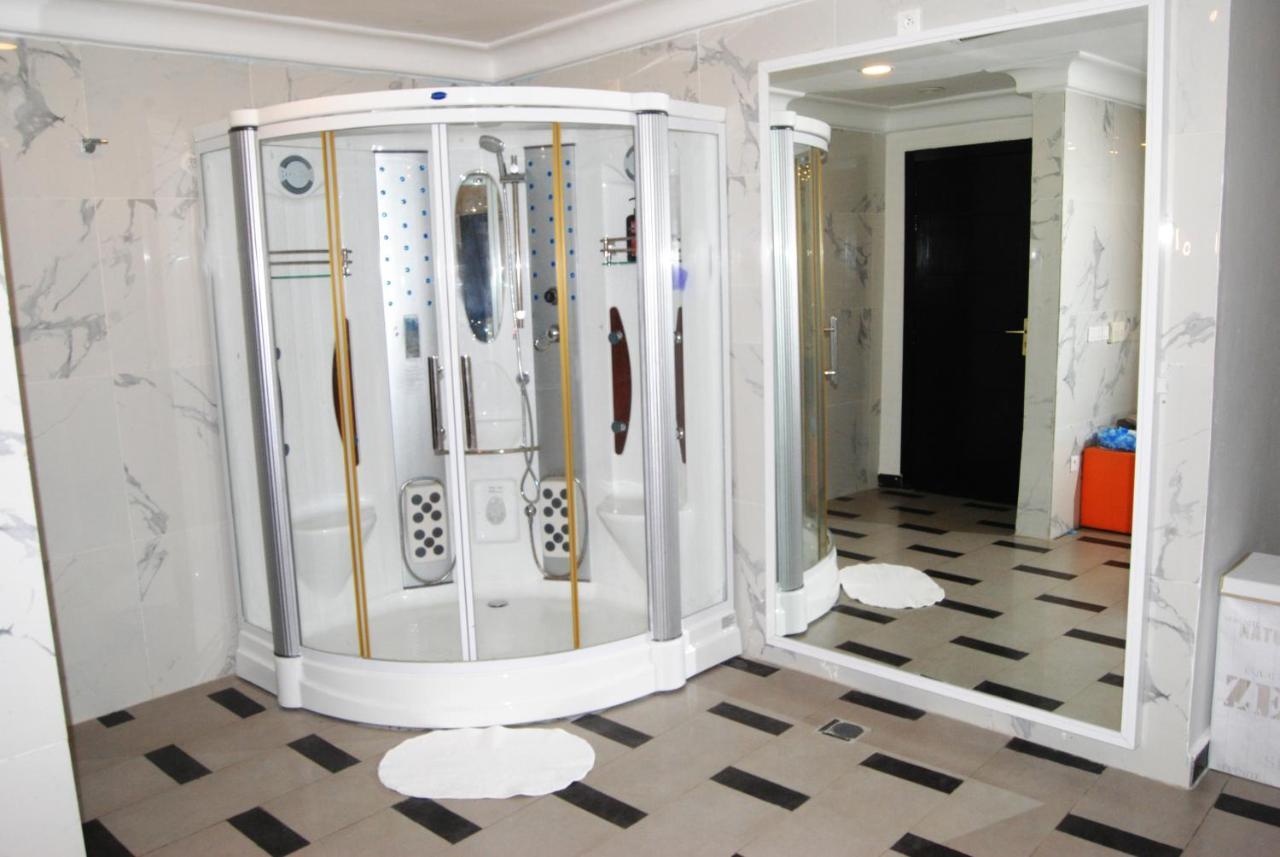Bénin Royal Hôtel Cotonou Exterior foto